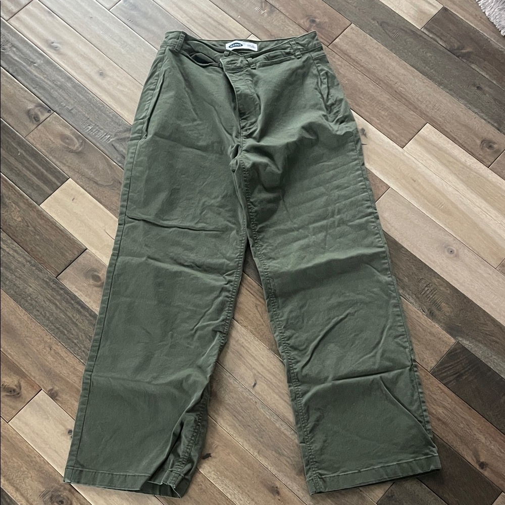 Old Navy Women's Wide Leg Pants in Olive Green